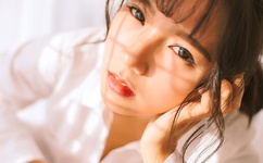 美国女歌手以尿洗脸视频